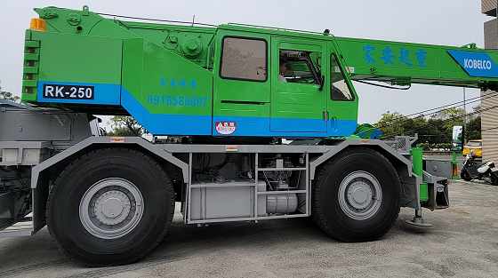 台南市中西區吊車