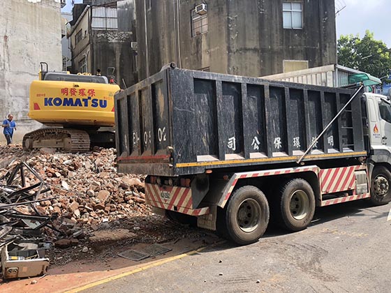 ���ت��