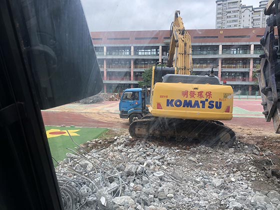 ���ت��