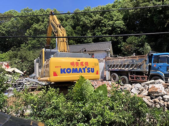 ���ت��