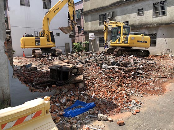 ���ت��