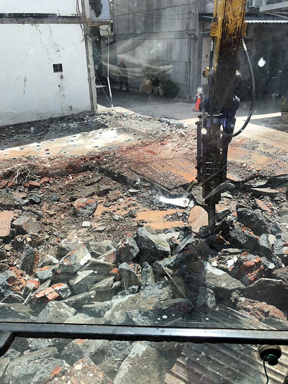 ���ت��