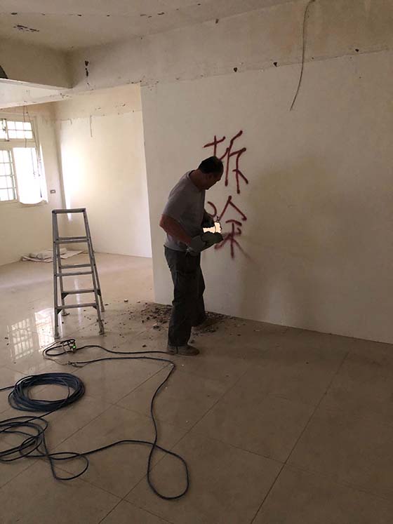 ���j��j���