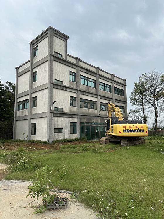 ���ت��