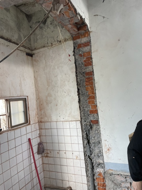 �y�����۩