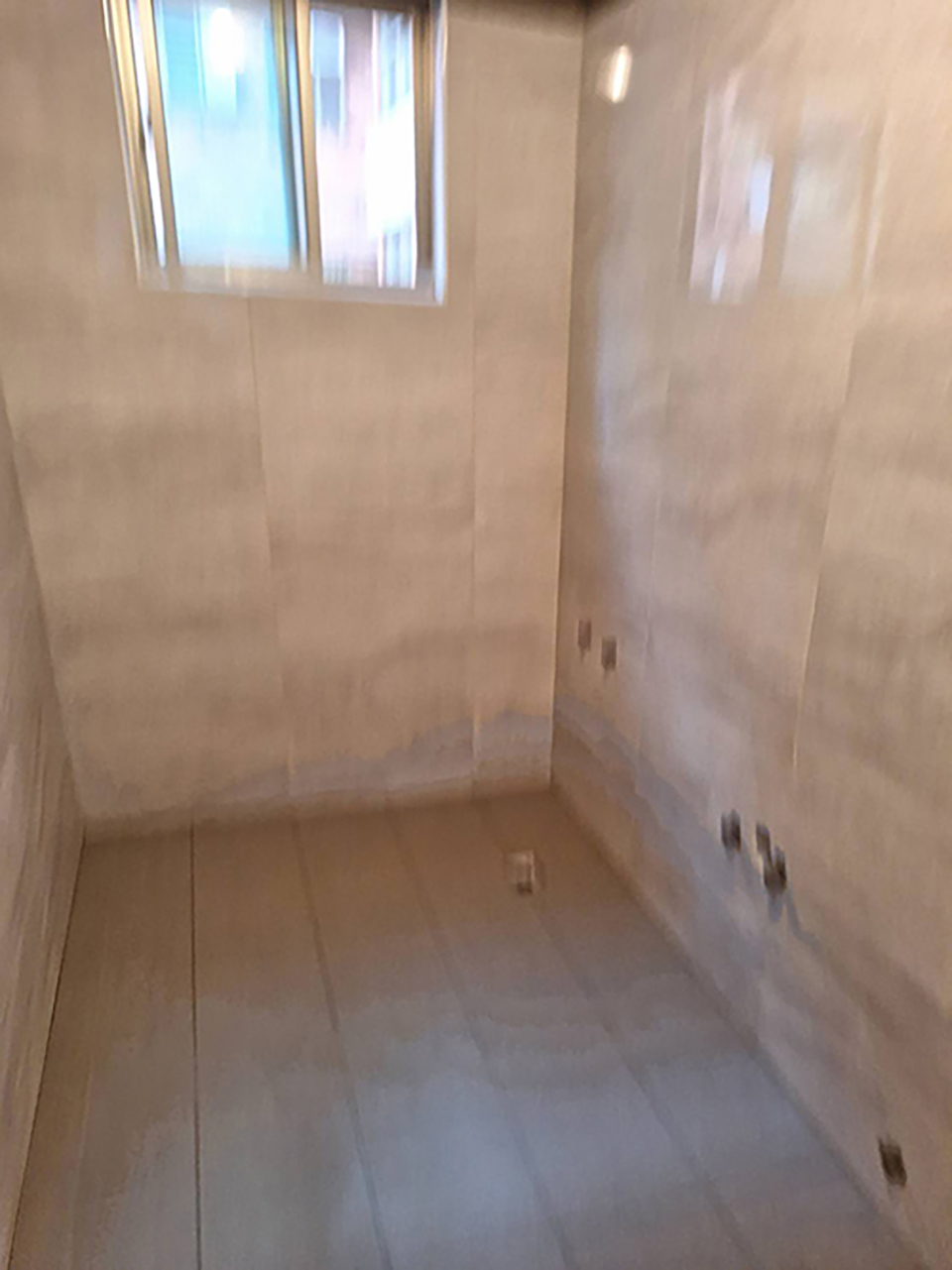 �������q�u�{