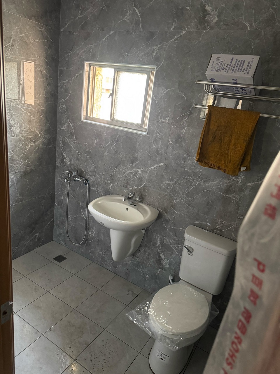 鼓山區貼壁磚鋪地磚