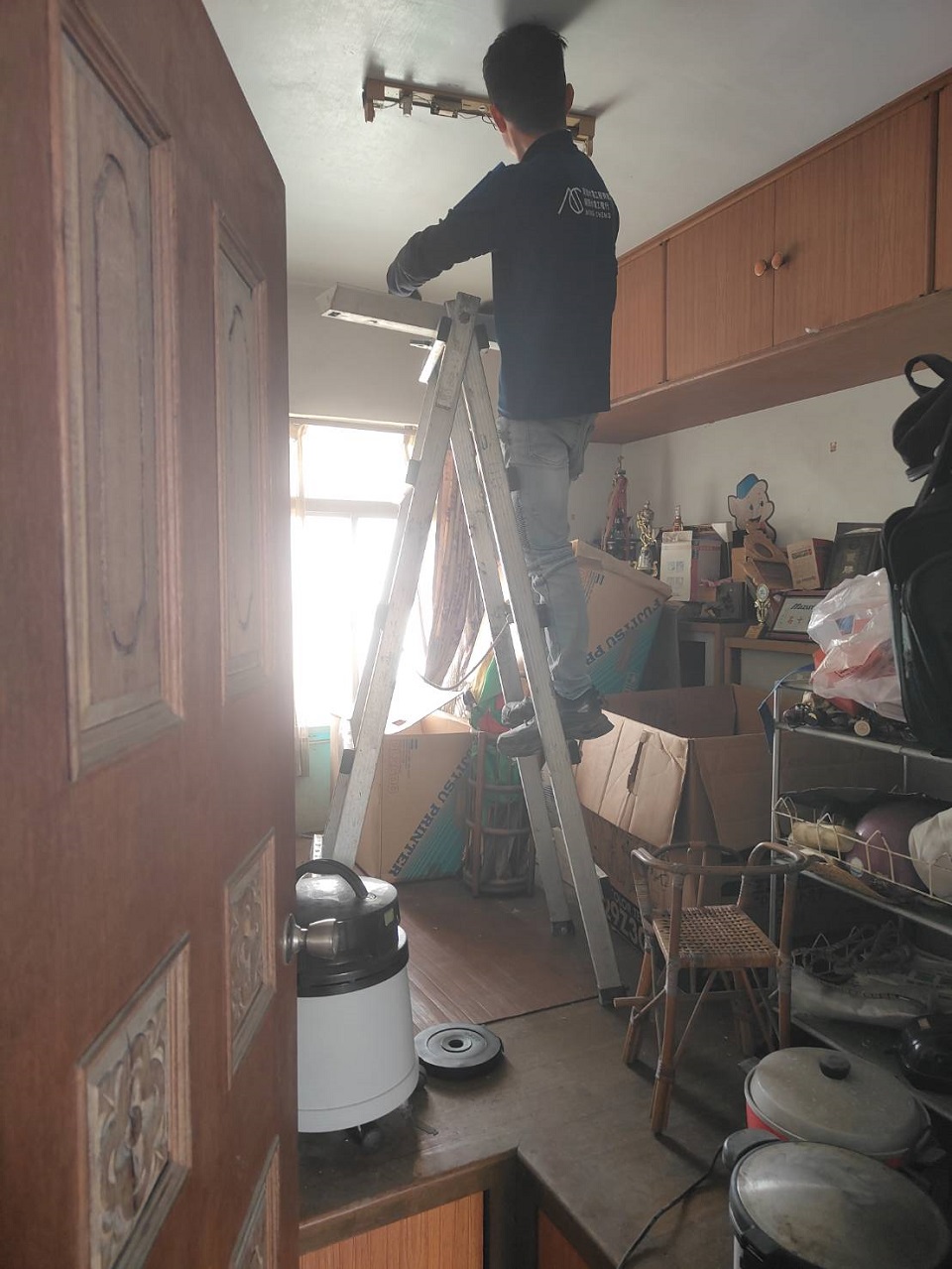 高雄鼓山水電工程-抽換電線