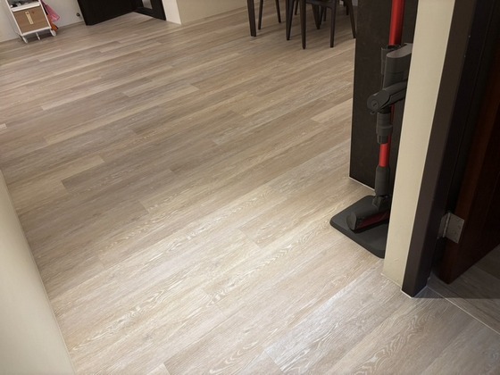 台中木地板-客廳鋪木地板