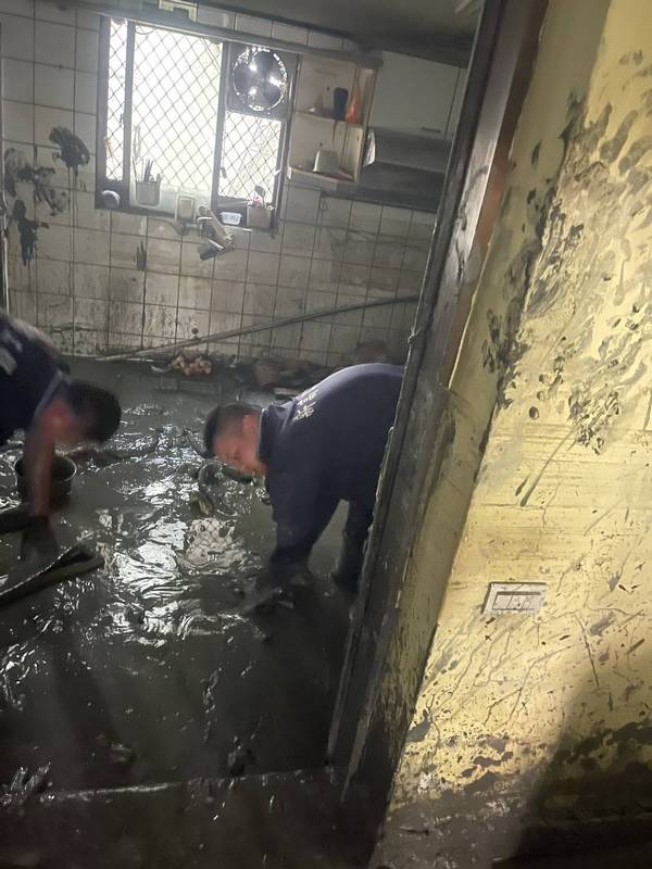 ��U�Ὤ���_�m����a�᭫��