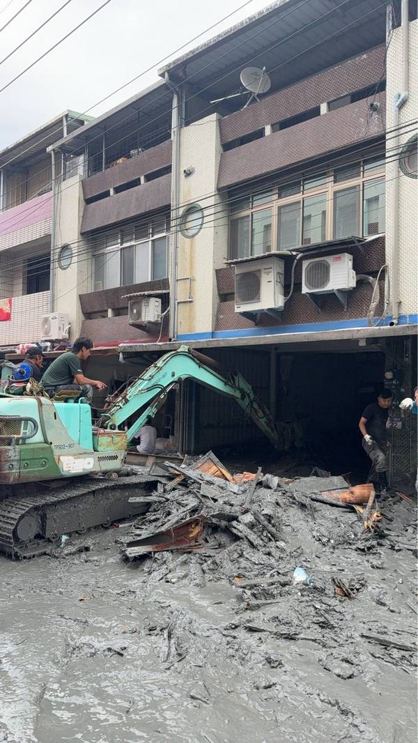 ��U�Ὤ���_�m����a�᭫��