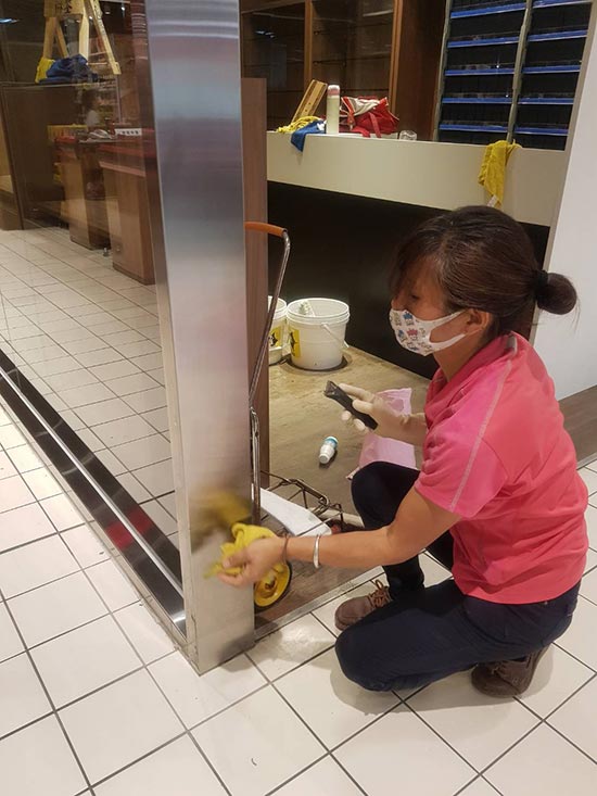 ����m�����M��