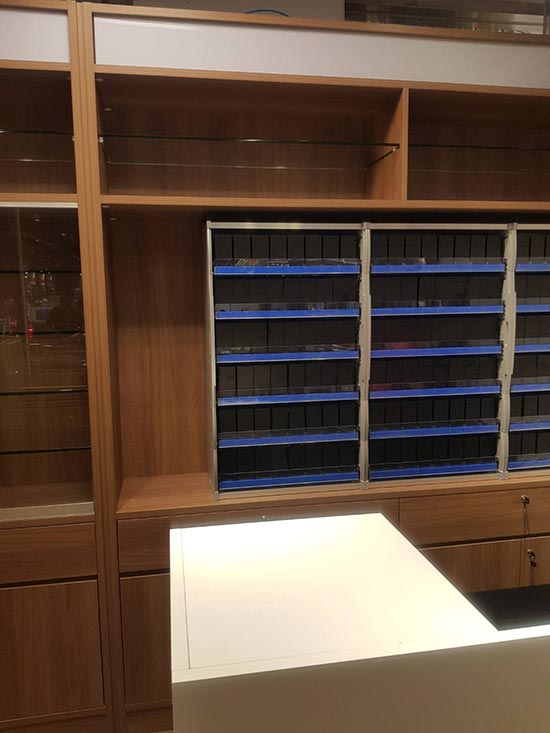 ����m�����M��