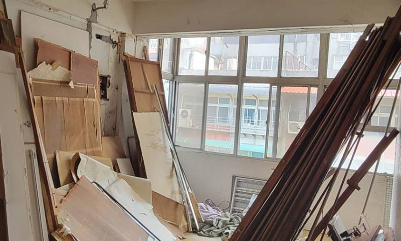 �T������C