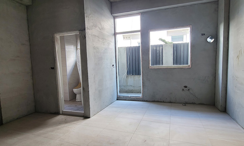 ���M�j��j��