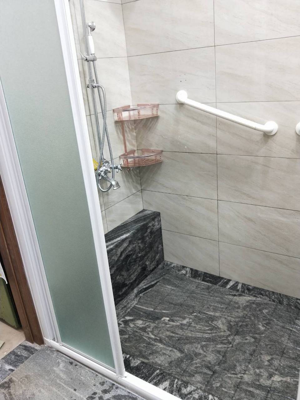 ����׳�, �D�Ǿ��