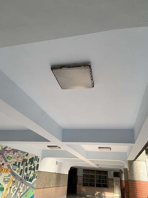 �T���o��-���Y�W���𭱨�s