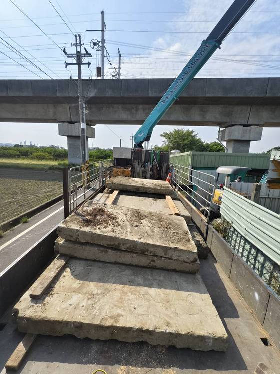 善化區載運大內吊掛