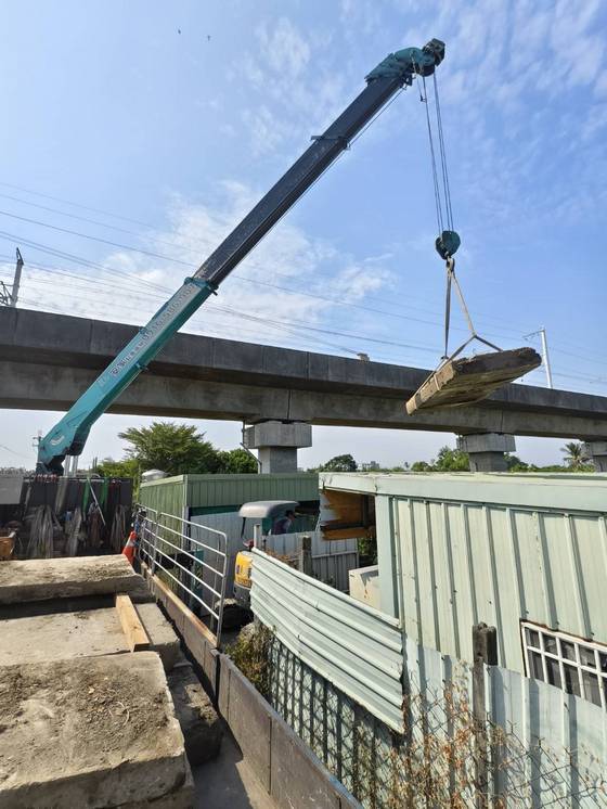 善化區載運大內吊掛