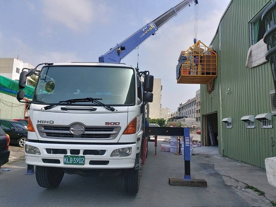 台南吊卡車