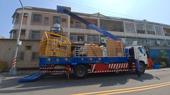 台南吊卡車