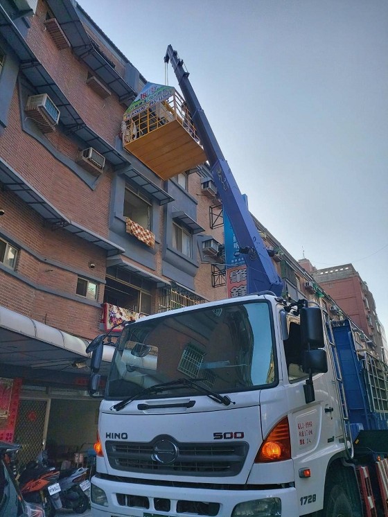 台南吊卡車