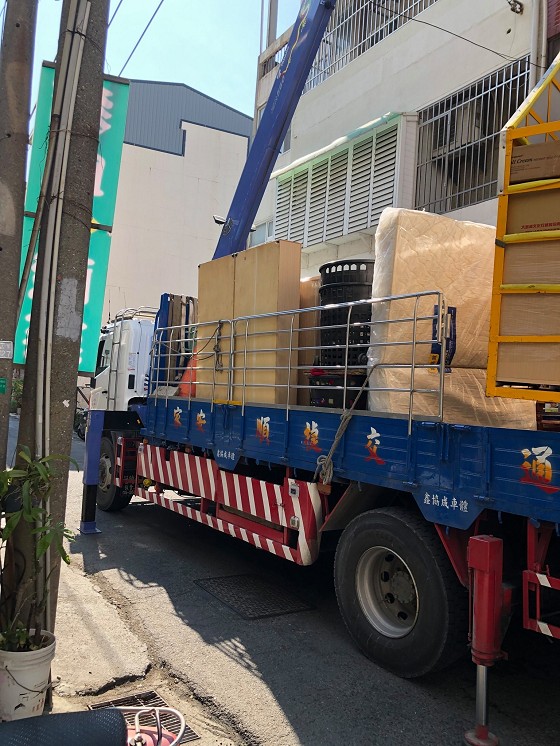 台南吊卡車