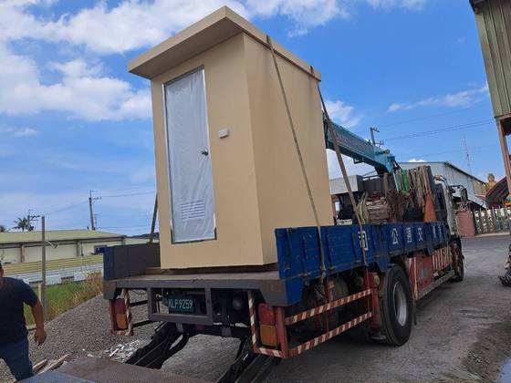 佳里區 運送水泥廁所吊掛定位