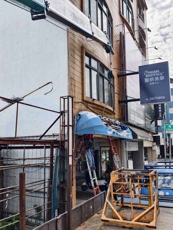 東區固定籠招牌拆安裝