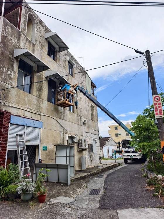 安南區固定籠拆採光罩作業