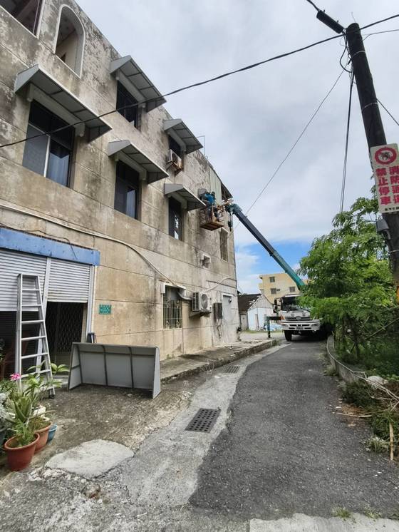 安南區固定籠拆採光罩作業