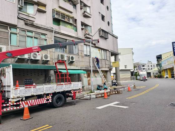 台南東區拆除招牌工程